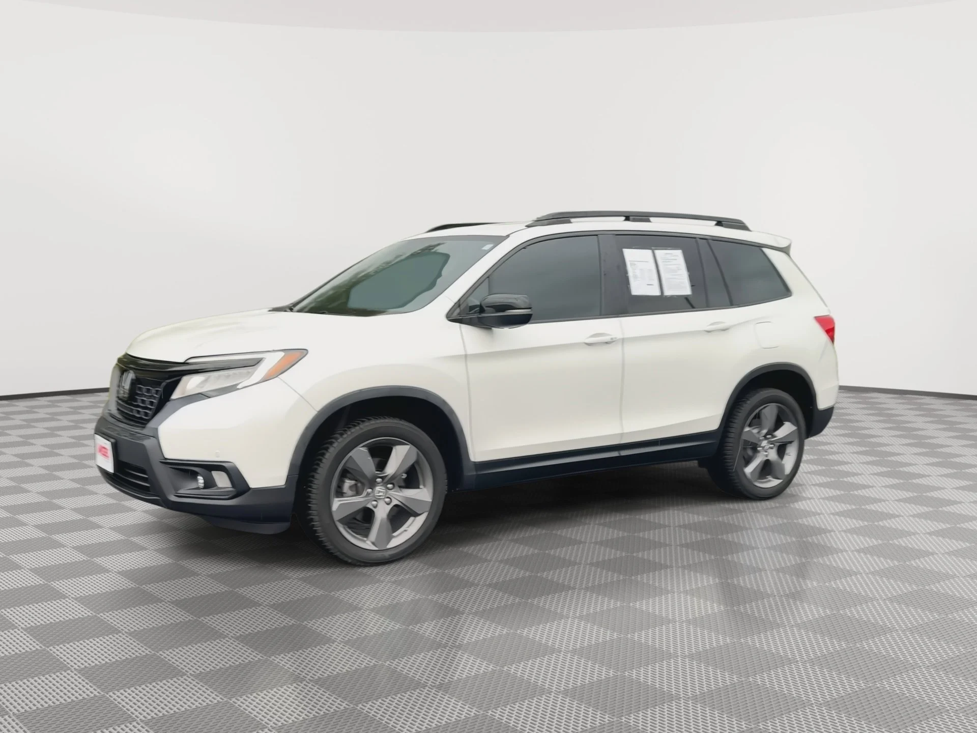 Used 2021 Platinum White Pearl Honda Touring image 4