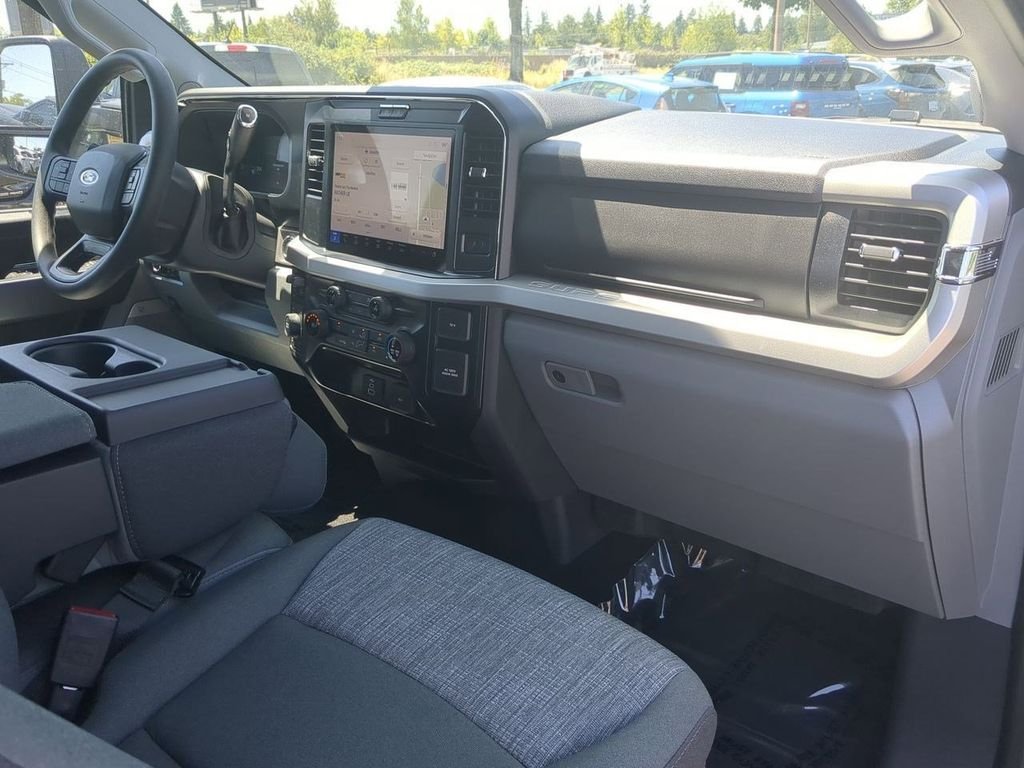 2025 Ford F-350 Super Duty XLT - Photo 63