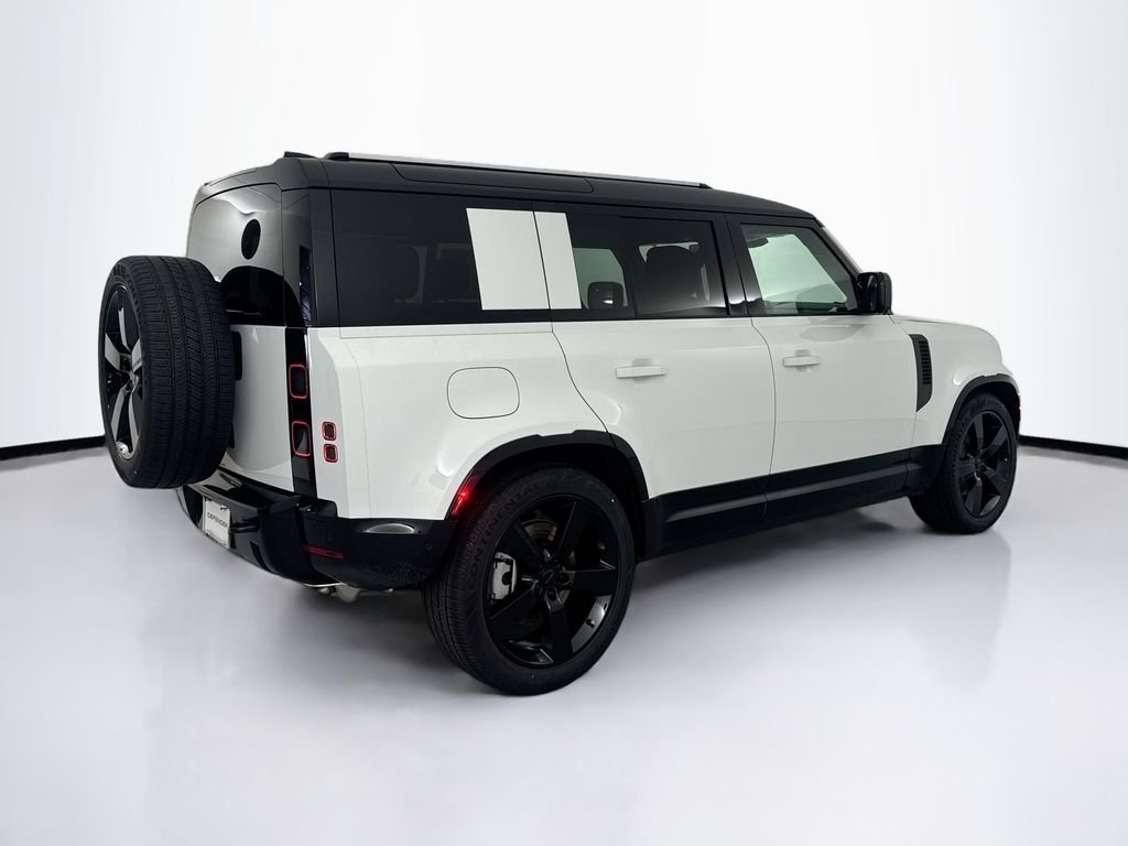 New 2026 Fuji White Land Rover X-Dynamic SE image 5