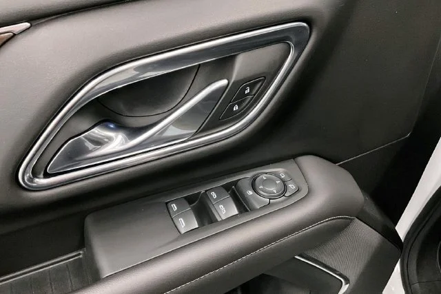 Used 2022 Summit White GMC SLE image 37