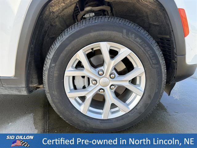 Used 2023 Bright White Clearcoat Jeep Limited image 10