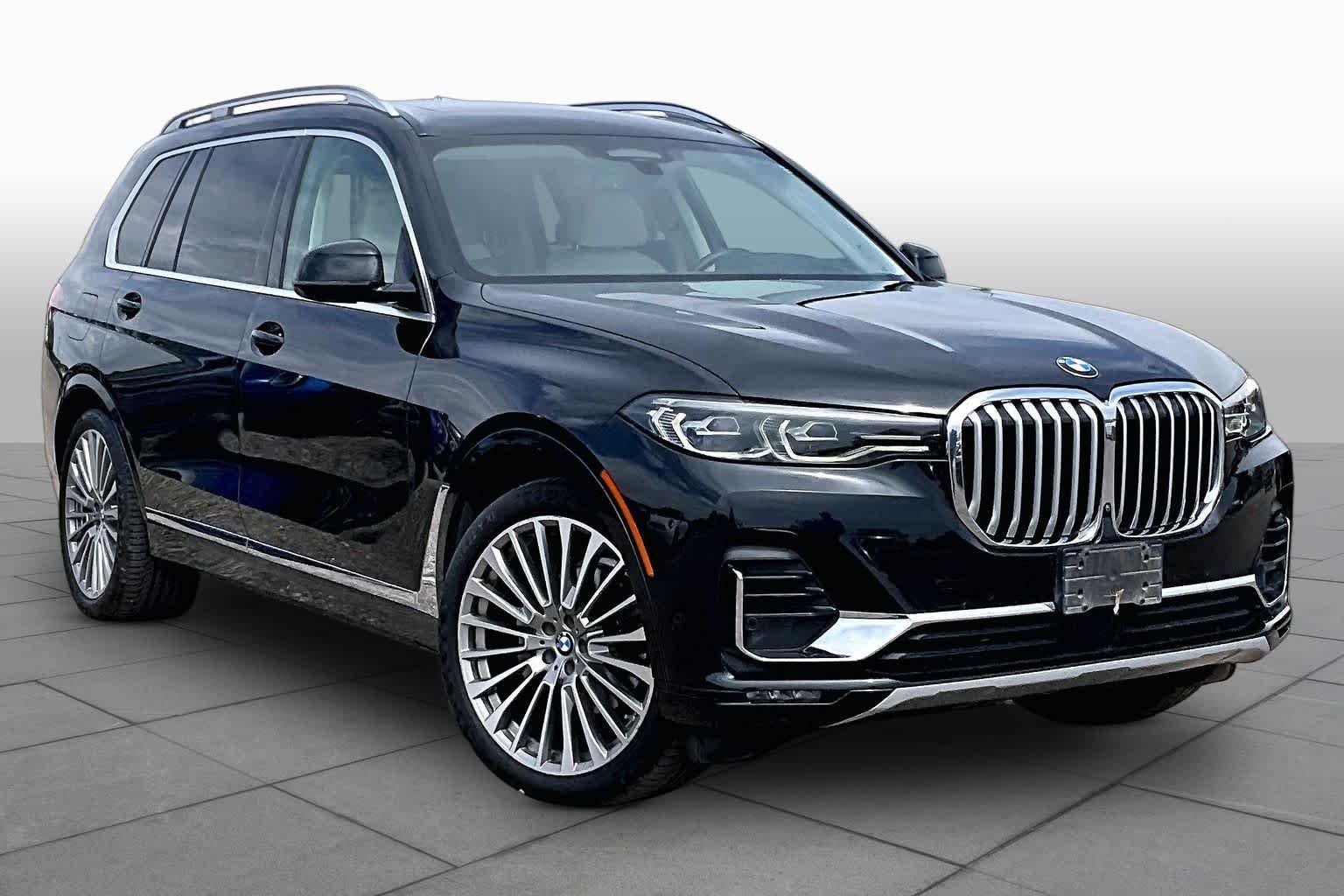 Used 2022 Black Sapphire Metallic BMW xDrive40i image 2