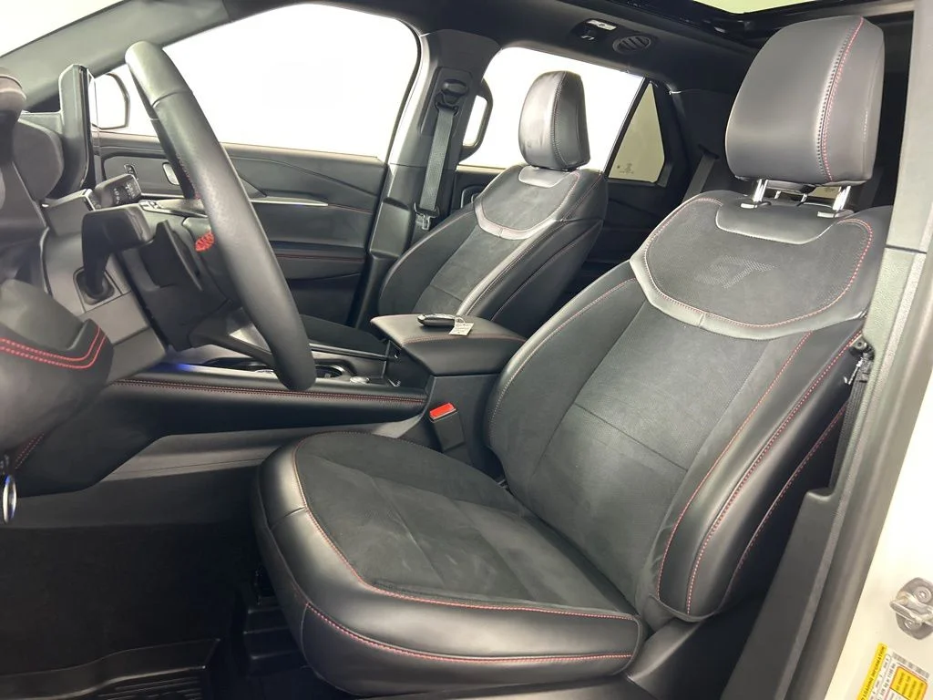 2025 Ford Explorer ST - Photo 28