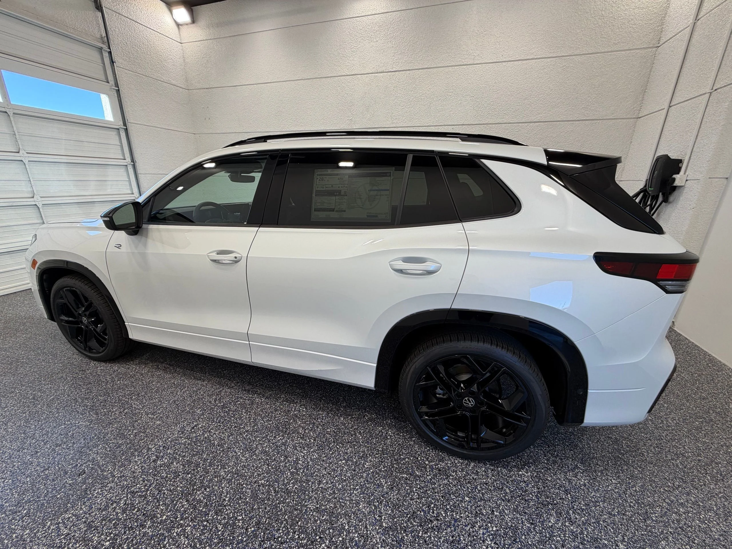 New 2026 White Volkswagen 2.0T SE R-Line Black image 3