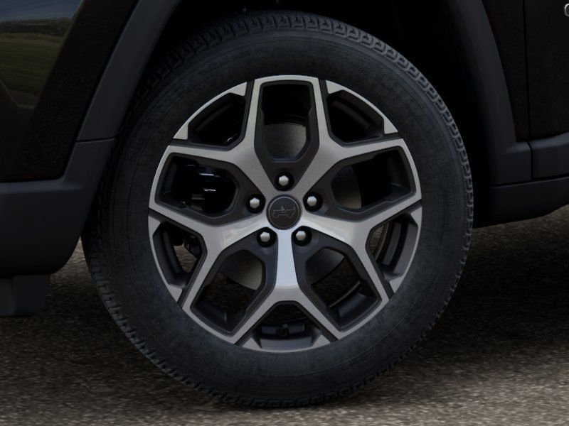 New 2026 Diamond Black Crystal Pearl-Coat Exterior Paint Jeep Limited image 8