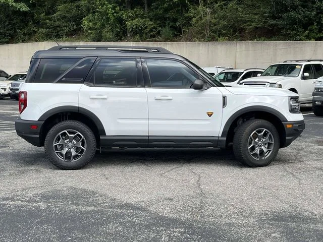 Certified Used 2022 Oxford White Ford Badlands image 2