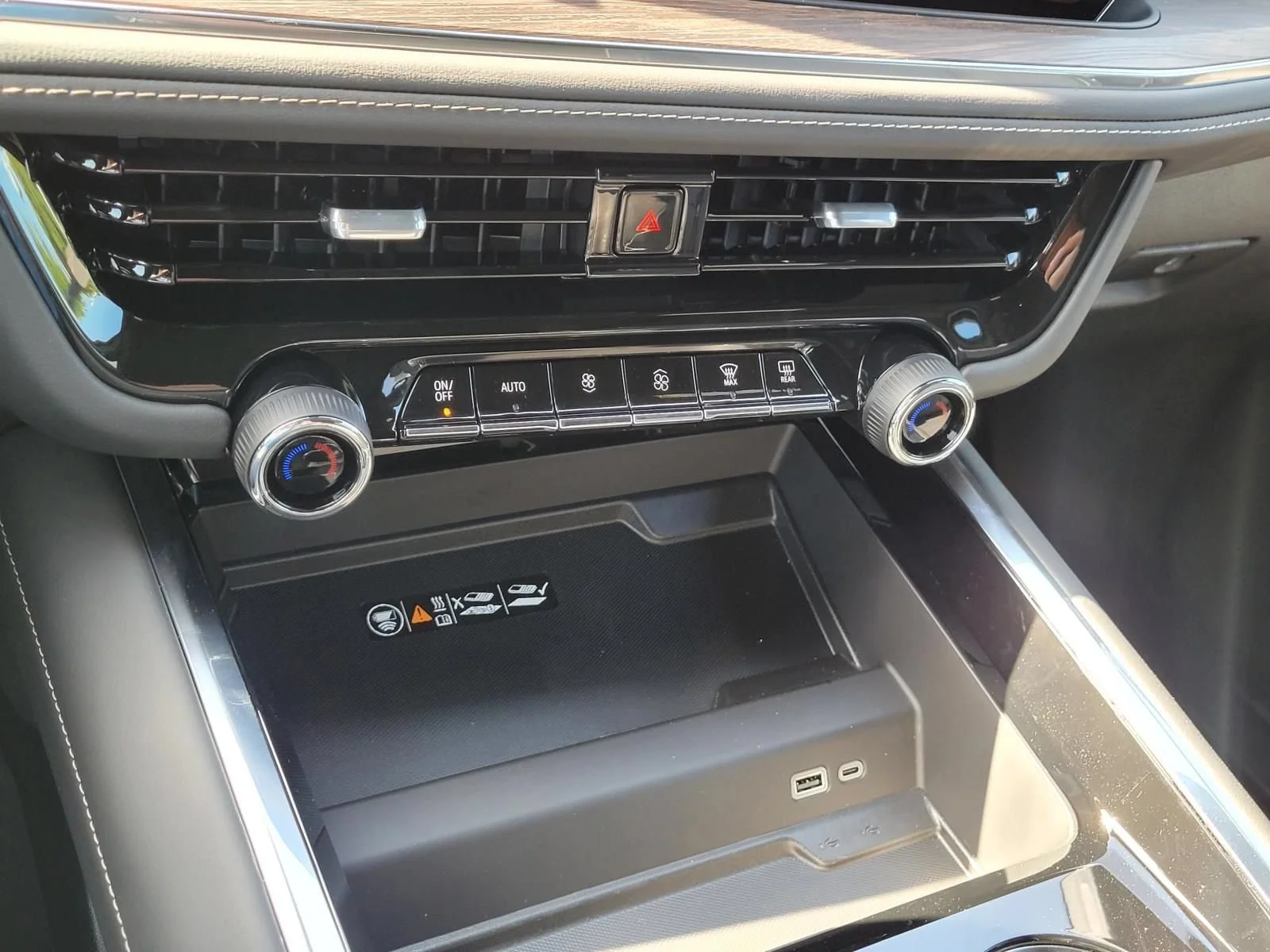 2026 Chevrolet Tahoe Premier - Photo 21