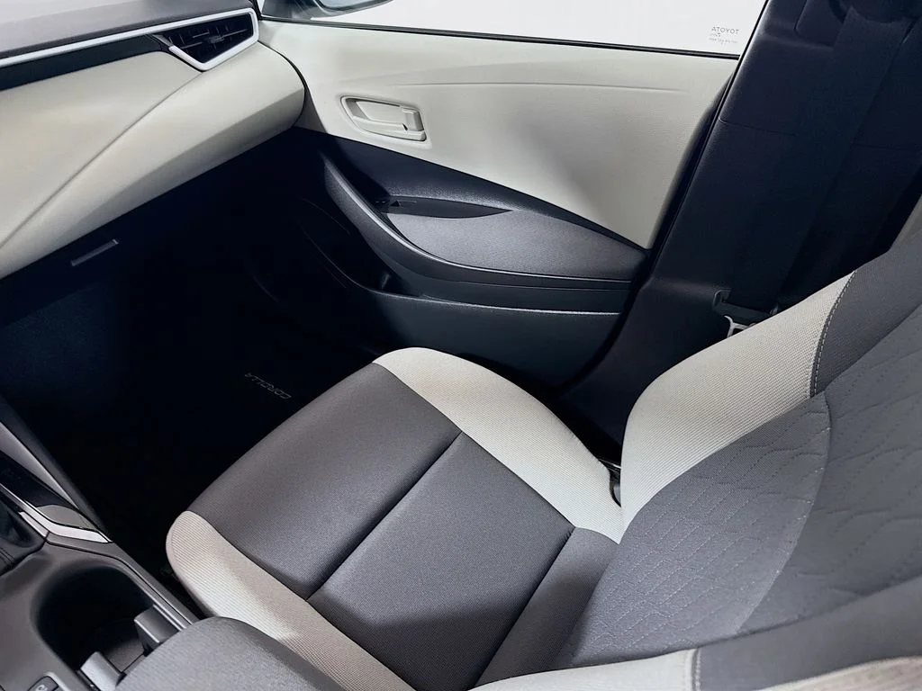 2025 Toyota Corolla LE - Photo 22