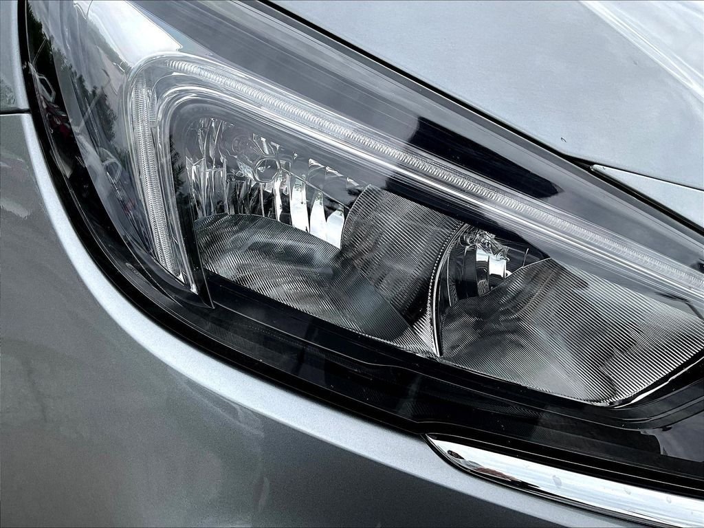 Used 2023 Gray Buick Select image 33