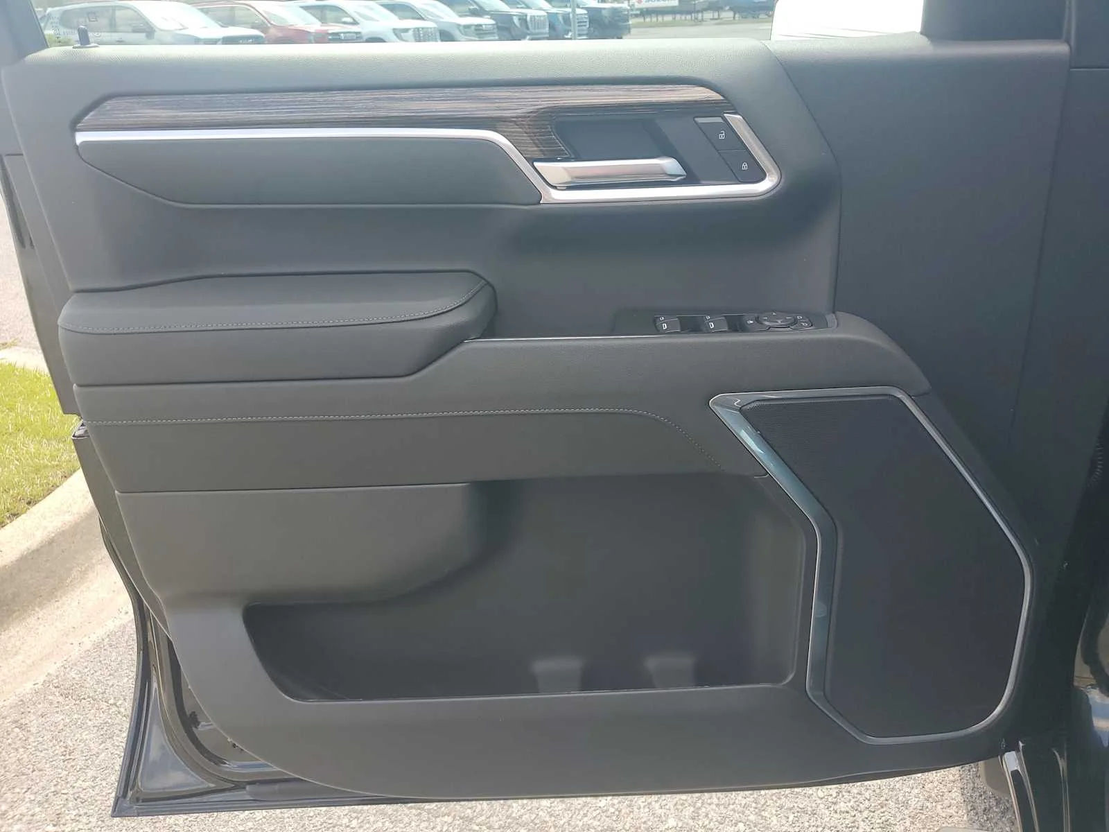 New 2026 Onyx Black GMC SLE image 15