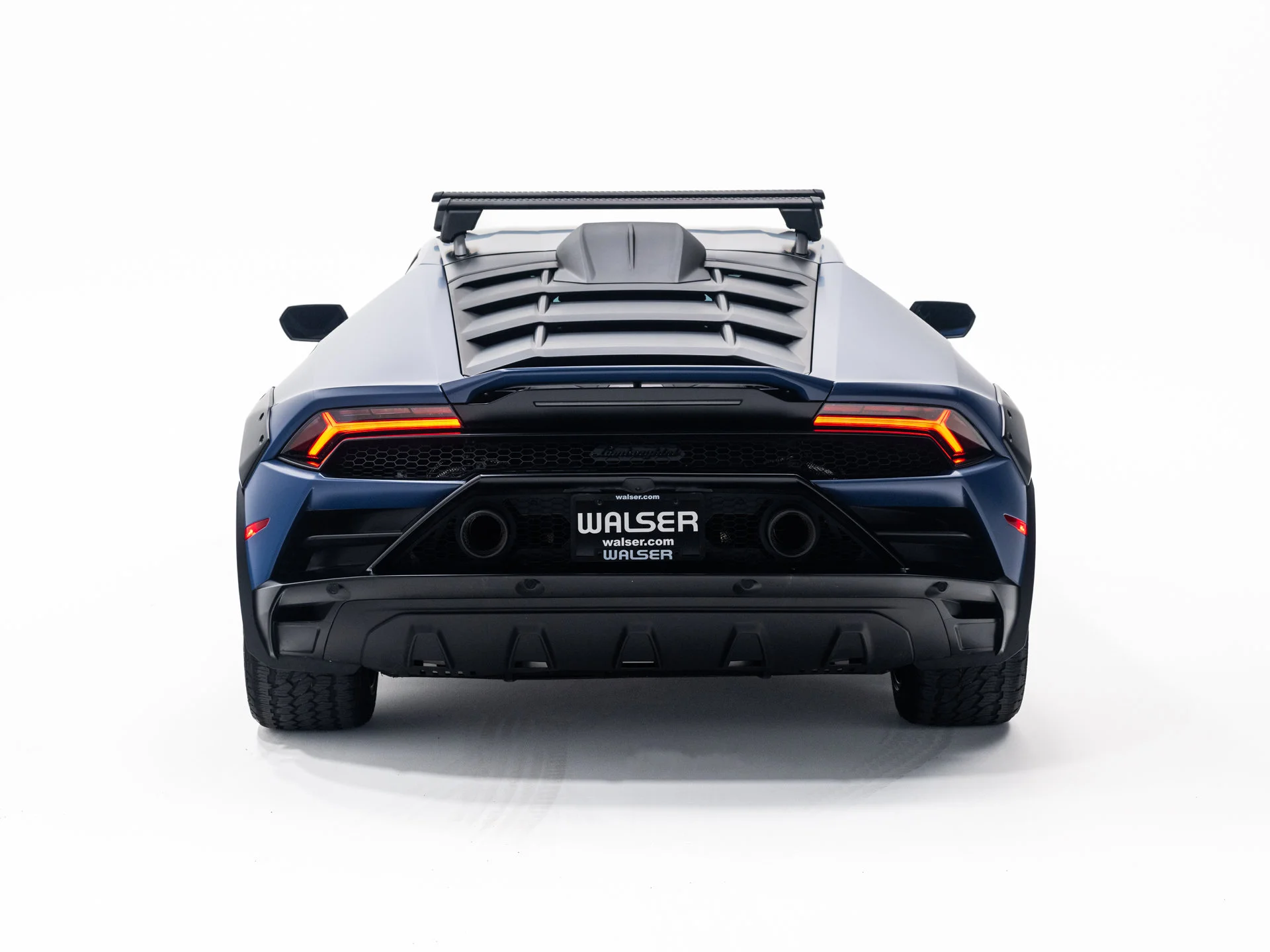 Used 2023 Blu Grifo Matte Lamborghini  image 5