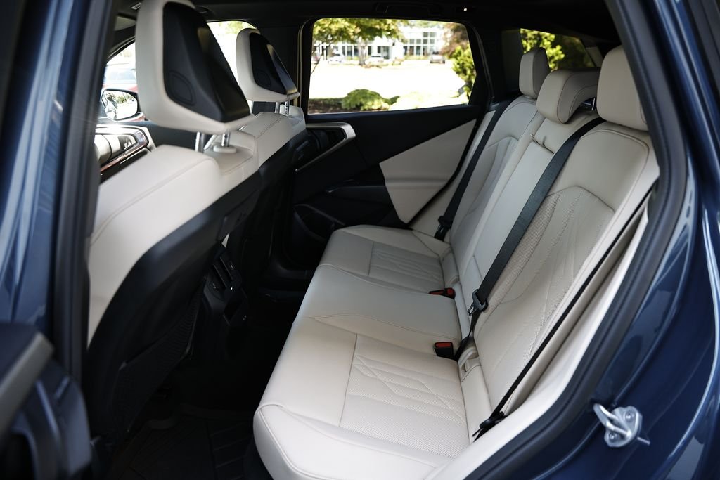 2025 BMW X3 30 - Photo 24