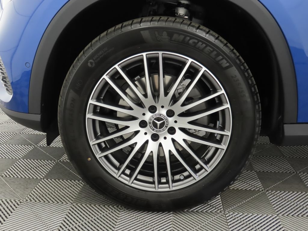 Used 2026 Starling Blue Metallic Mercedes-Benz GLC 300 image 32