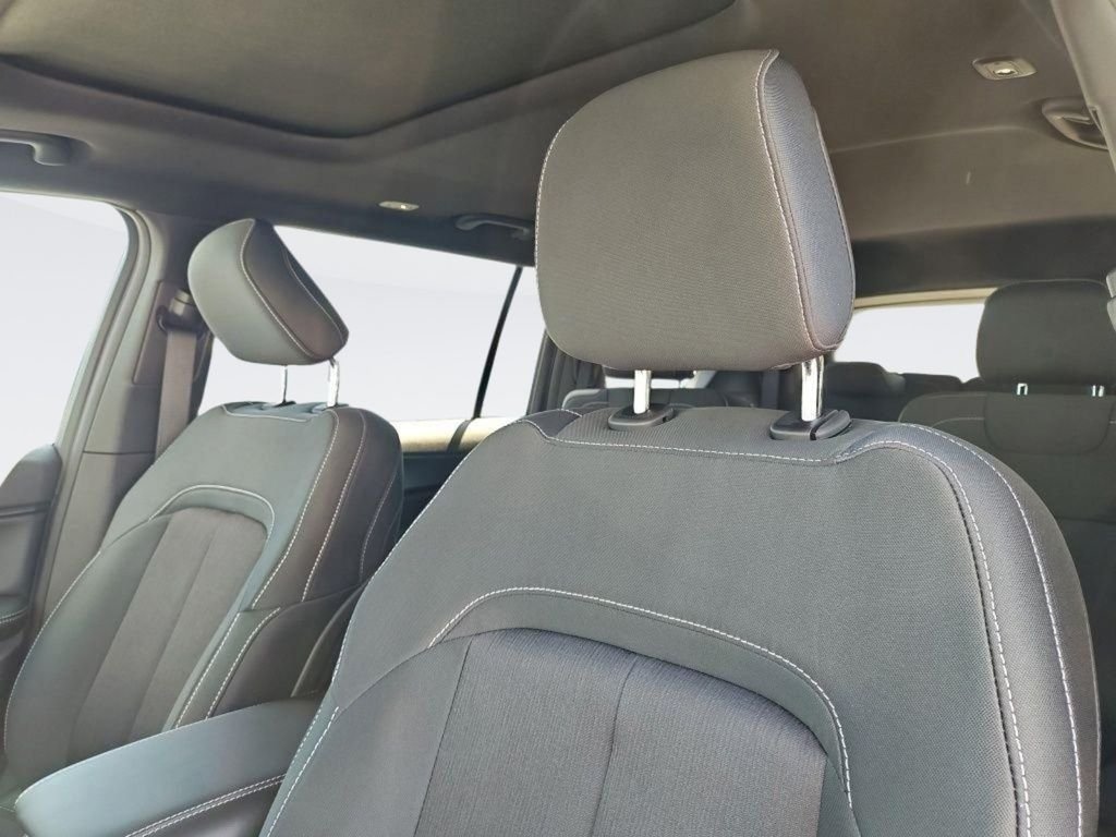 New 2026 Baltic Gray Metallic Clearcoat Jeep Altitude image 19