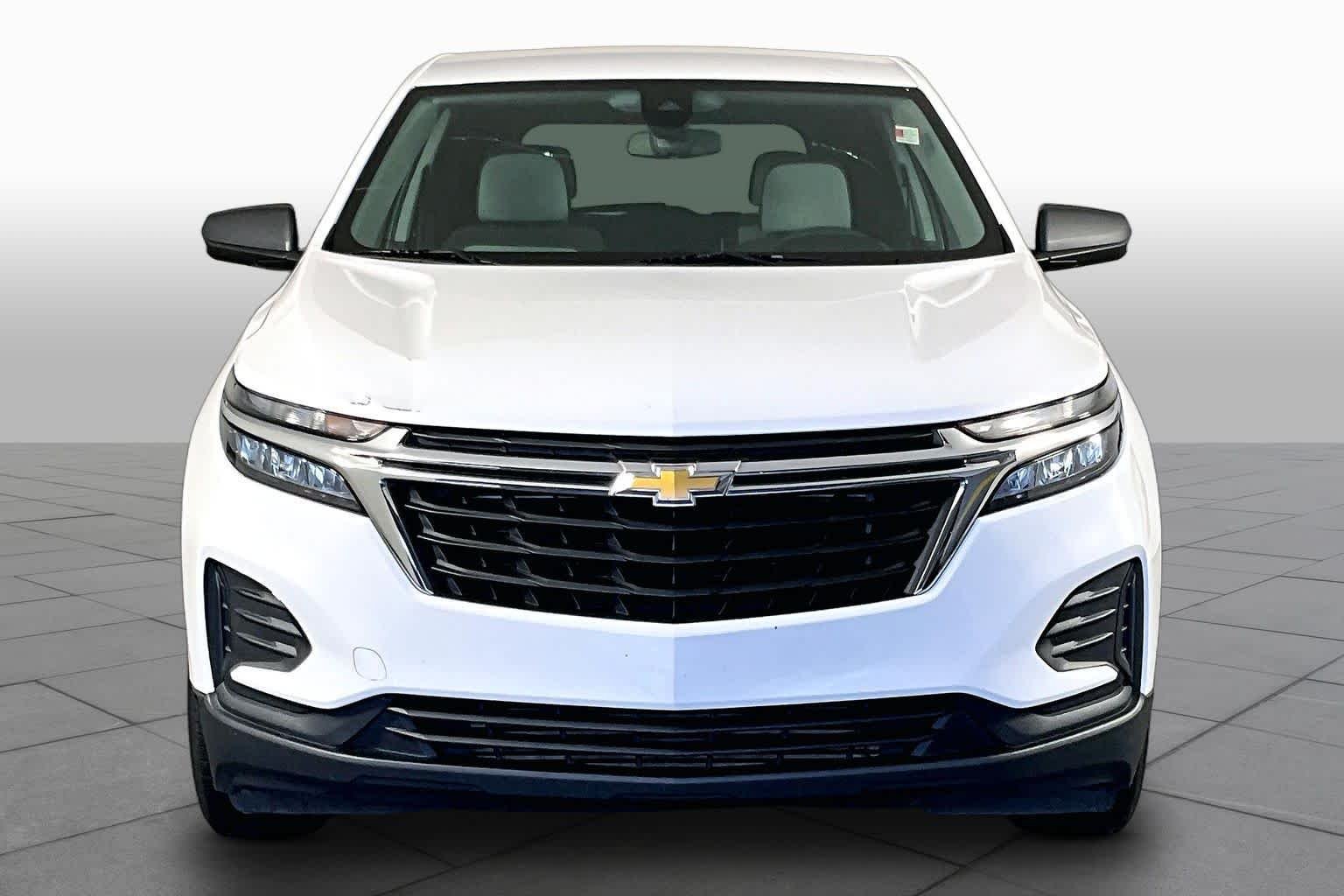 Used 2023 SUMMIT WHITE Chevrolet LS image 4