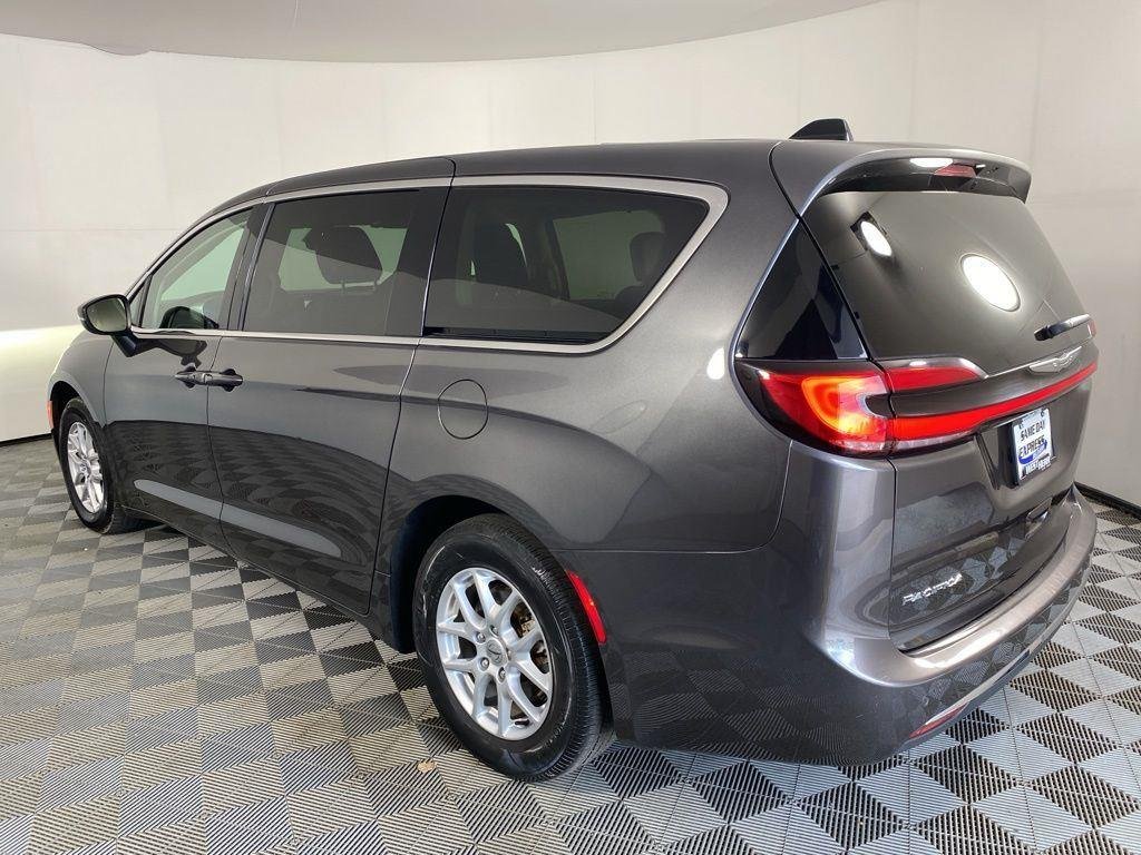 Used 2023 Crystal Metallic Chrysler Touring L image 15