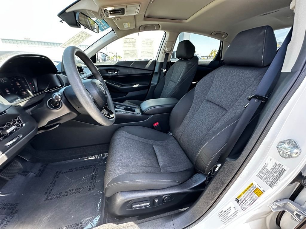 Used 2024  Honda EX image 6