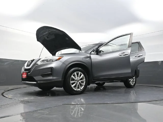 Used 2019 Gray Nissan SV image 41