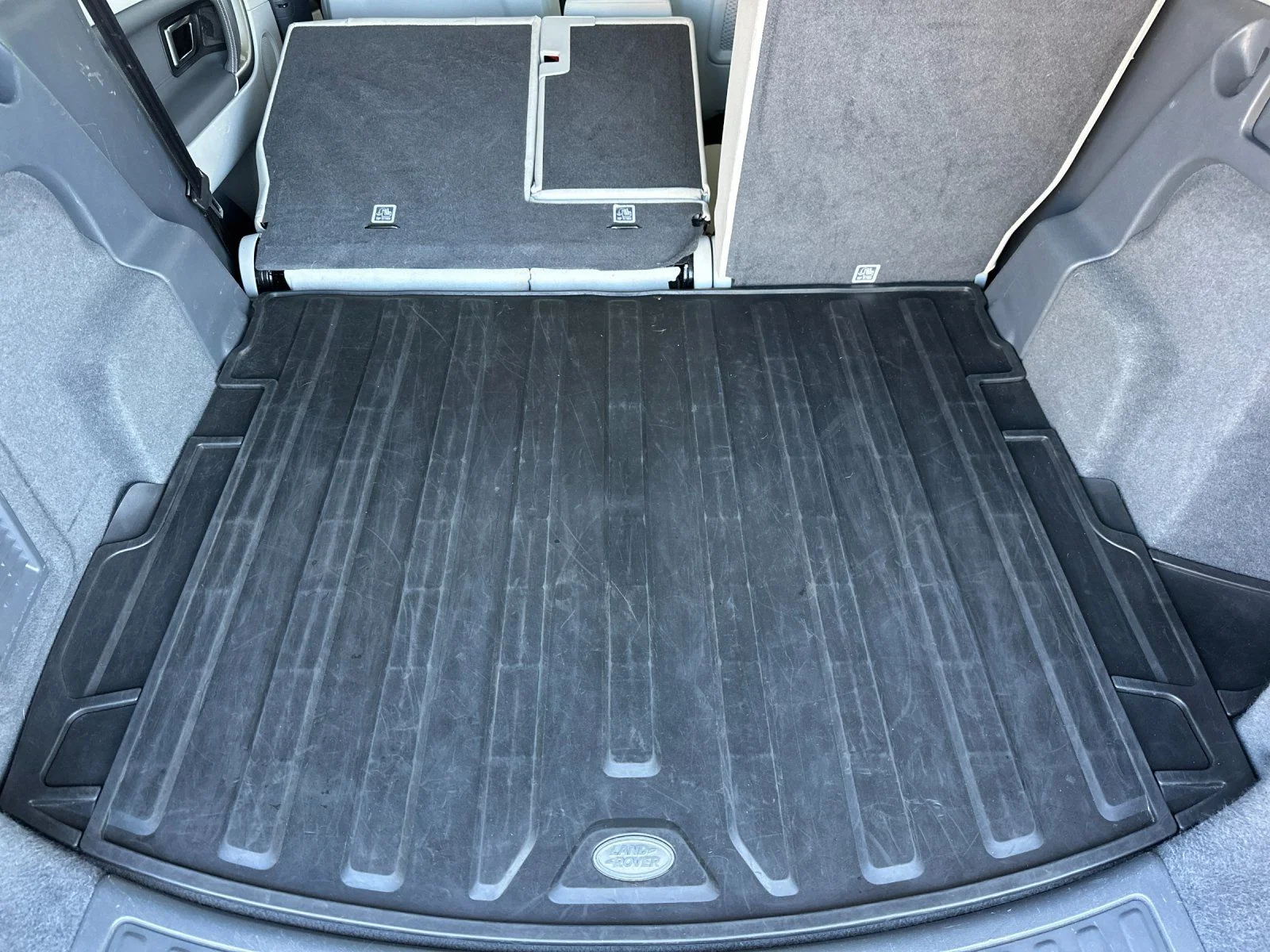 Used 2018  Land Rover HSE image 16