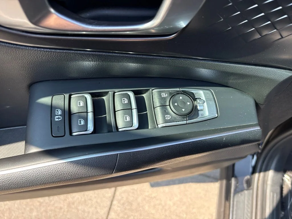 Used 2023 Black Kia EX image 14