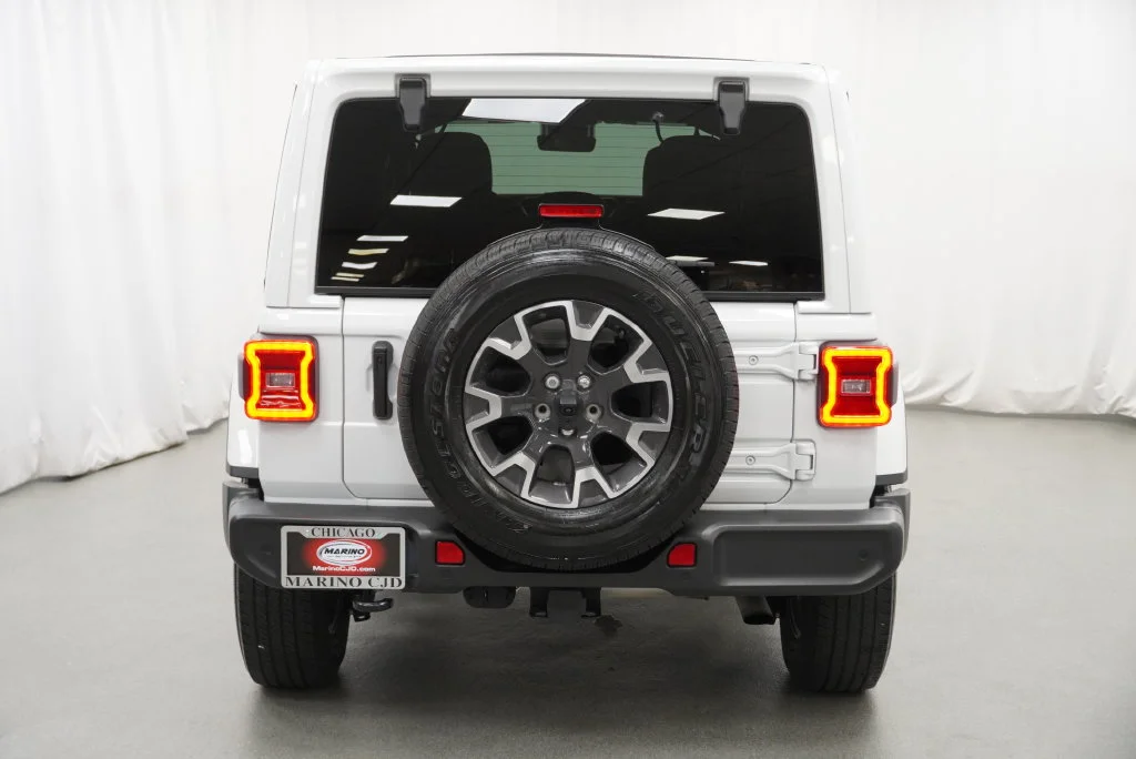 Used 2024 White Jeep Sahara image 19