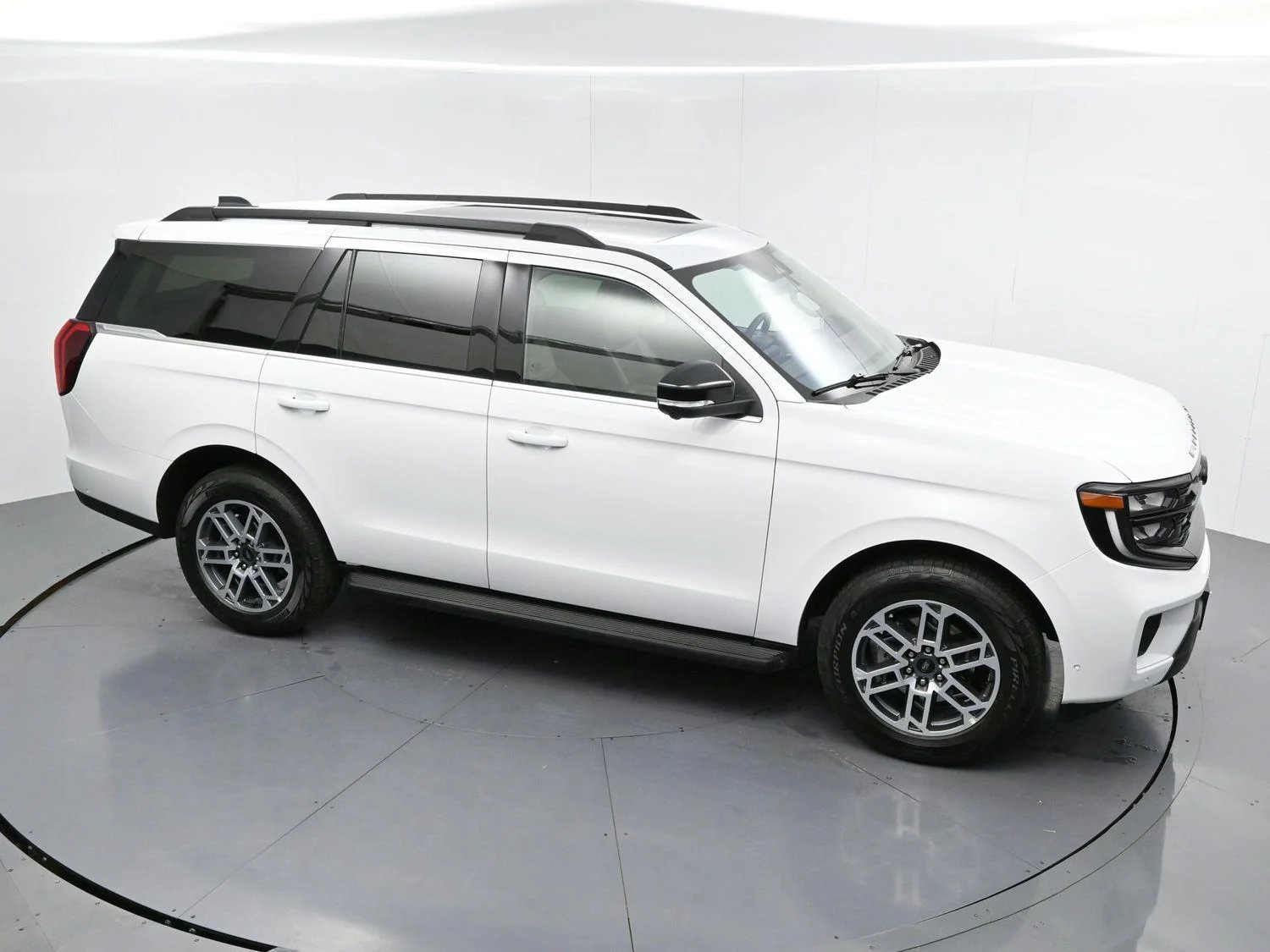 Used 2025 White Ford Active image 44
