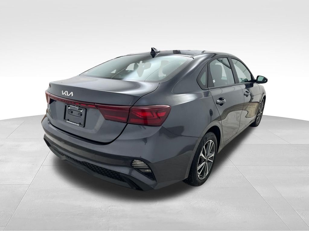 Used 2024 Gray Kia LXS image 5
