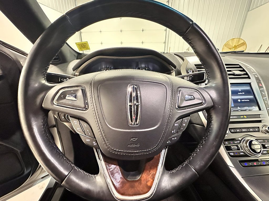 Used 2017 Silver Lincoln Reserve image 33