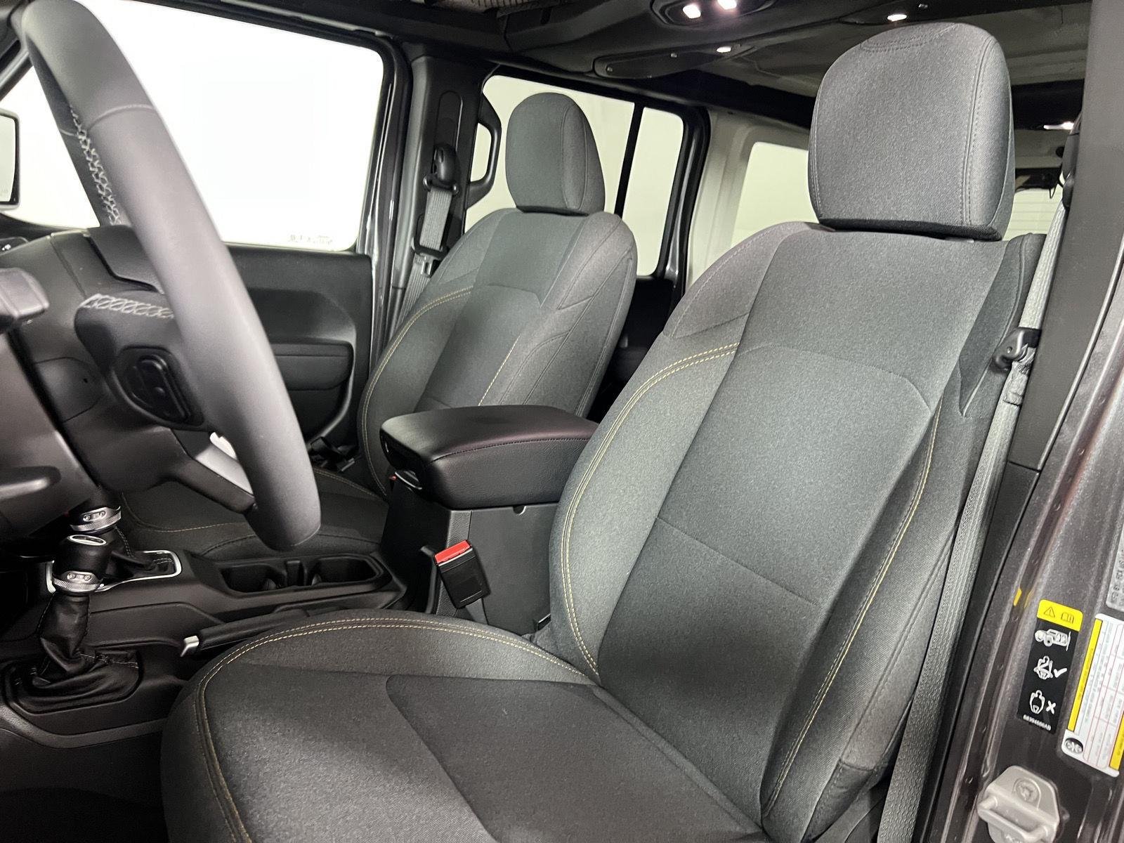 Used 2026 Granite Crystal Metallic Clearcoat Jeep Sport S image 10