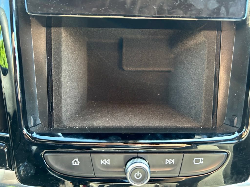 Used 2023 Sterling Gray Metallic Chevrolet LT Cloth image 26