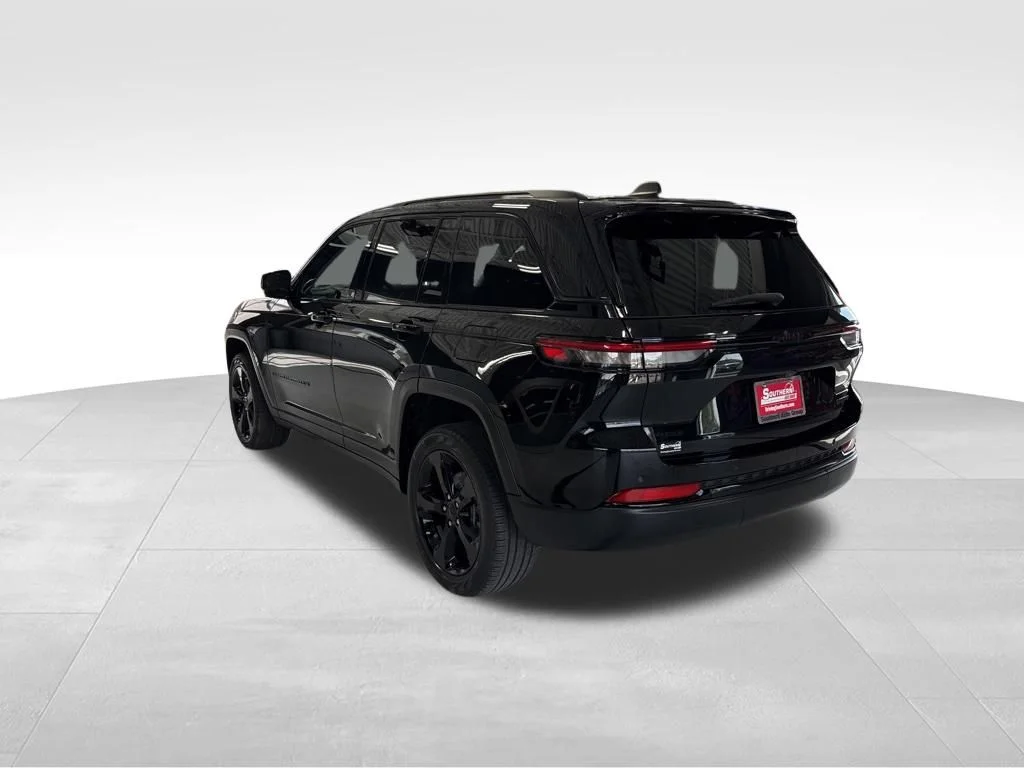 Used 2023 Black Jeep Limited image 3