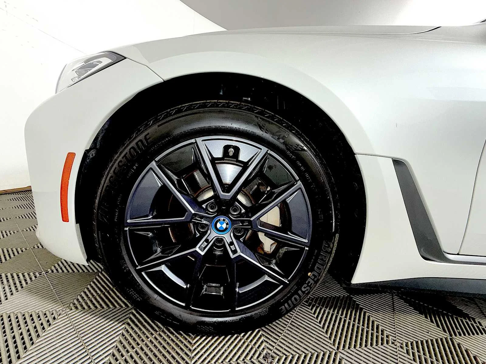 2023 BMW i4 40 - Photo 8