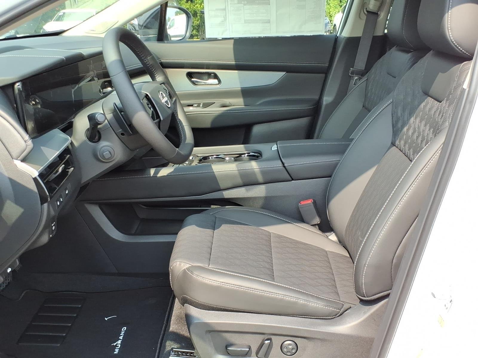 New 2026 Everest White Pearl TriCoat / Super Black Two-tone Nissan Platinum image 11