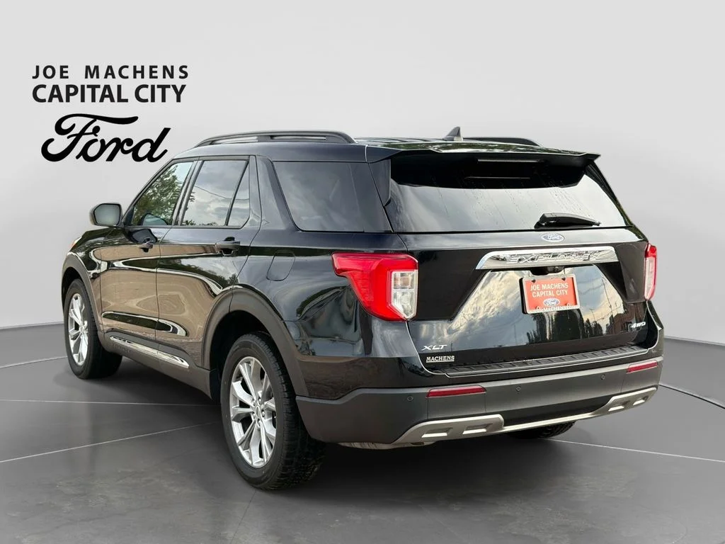 Used 2023 Agate Black Metallic Ford XLT image 7
