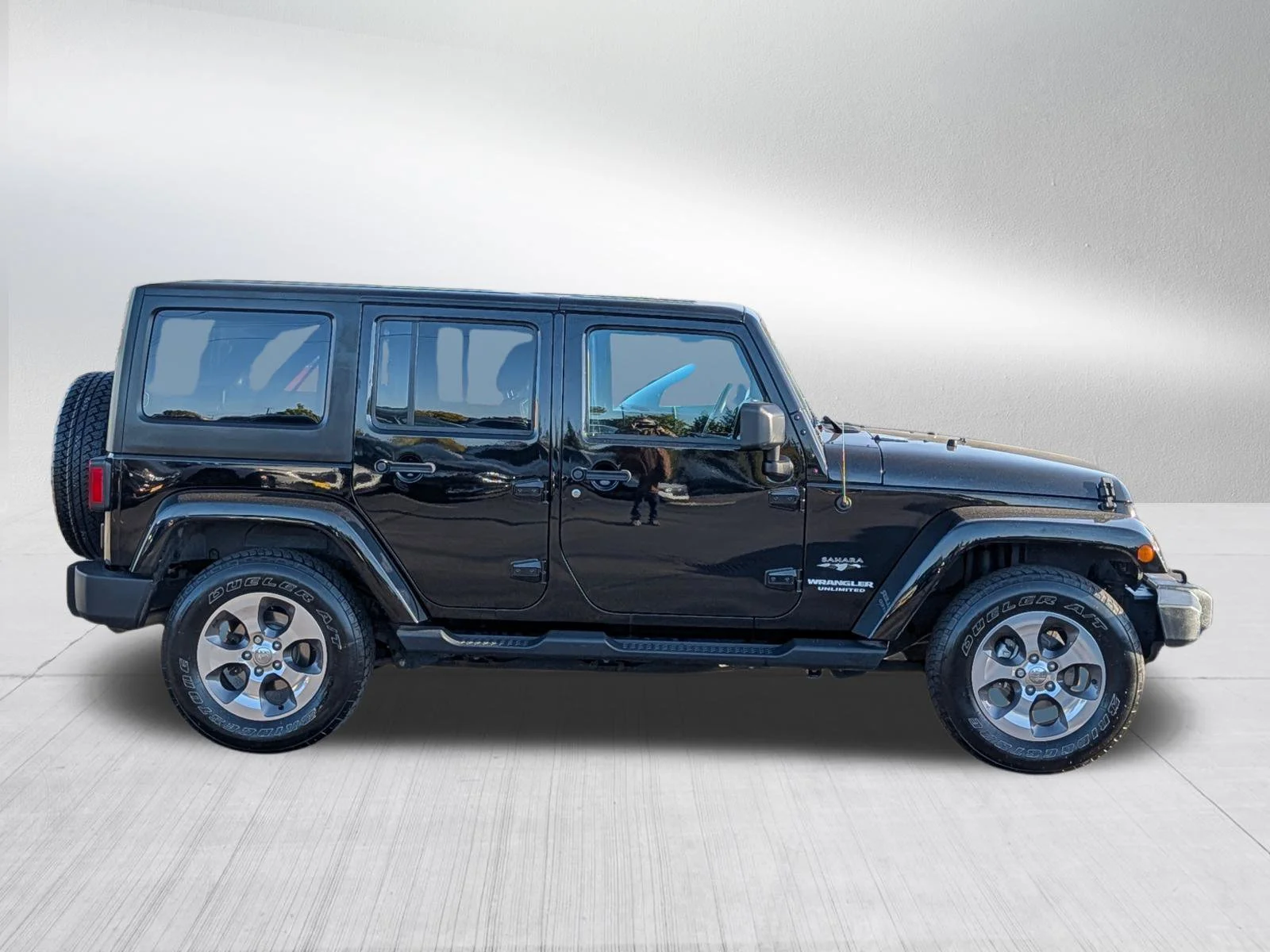 Used 2017 Black Clearcoat Jeep Sahara image 8