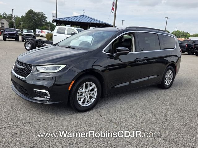 Used 2022 Black Chrysler Touring L image 3