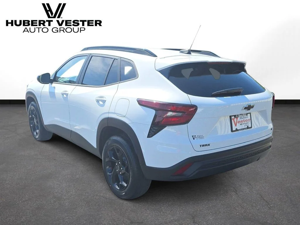 2026 Chevrolet Trax LT - Photo 8