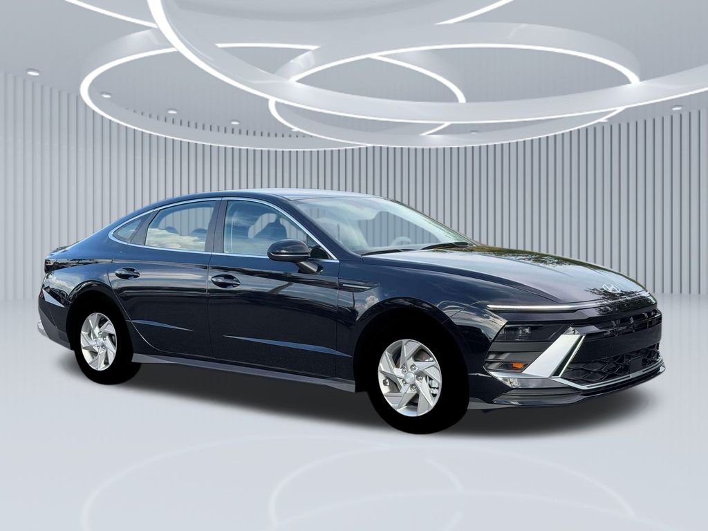 New 2026 Black Hyundai SE image 29