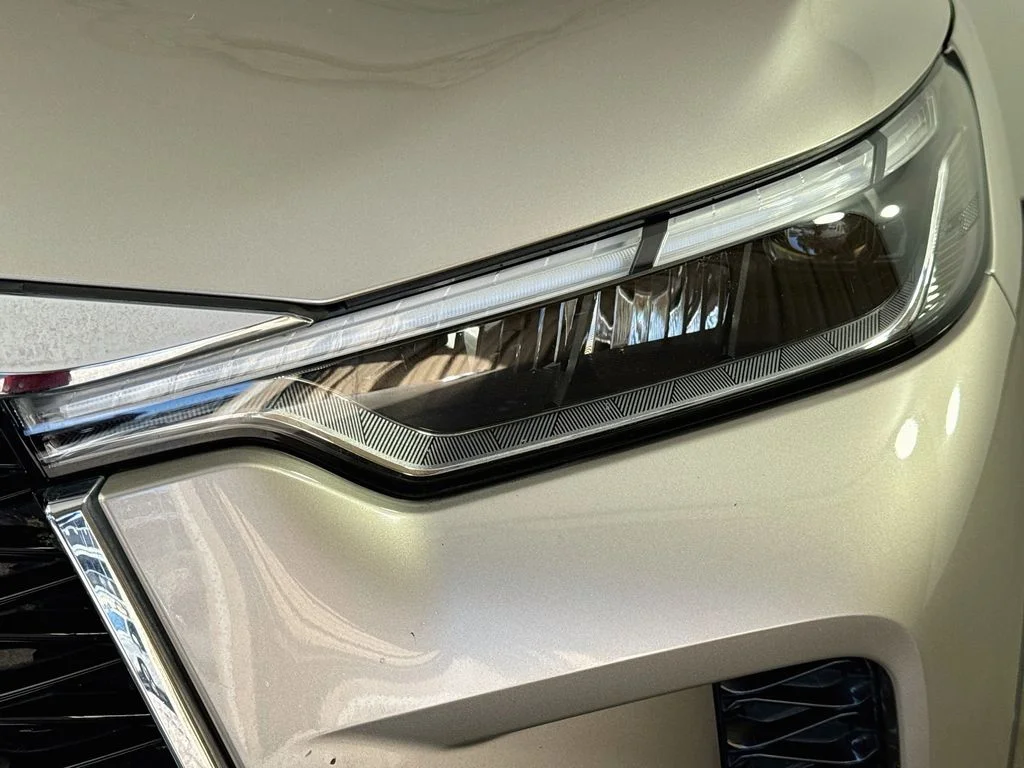 Certified Used 2023 Silver INFINITI LUXE image 40