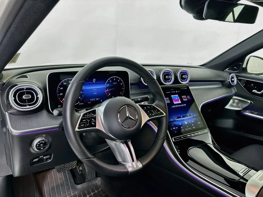 Used 2026  Mercedes-Benz C 300 image 9