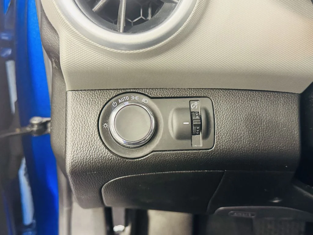Used 2018 Blue Chevrolet LS image 9