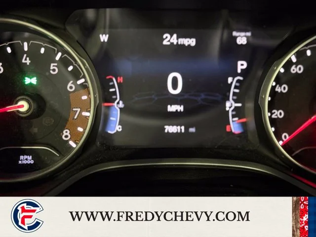 Used 2019 Gray Jeep Limited 4x4 image 11