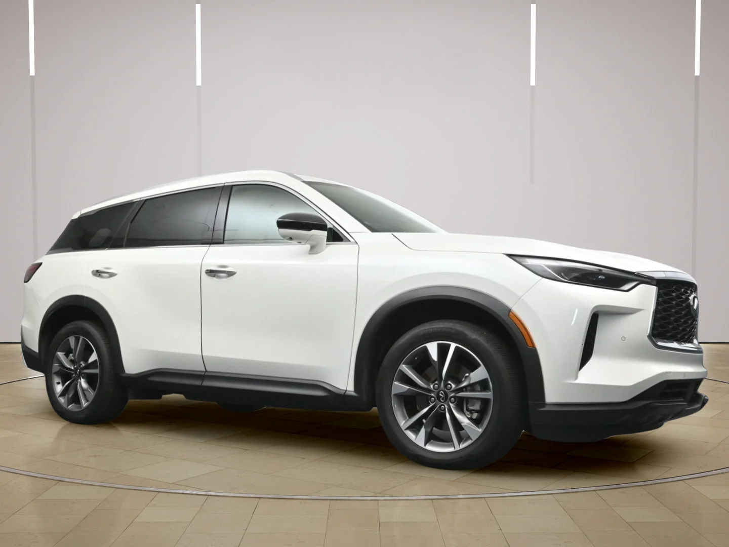 Certified Used 2025 Majestic White INFINITI LUXE image 26