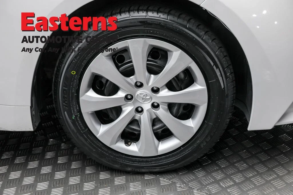 Used 2024 White Toyota LE image 28