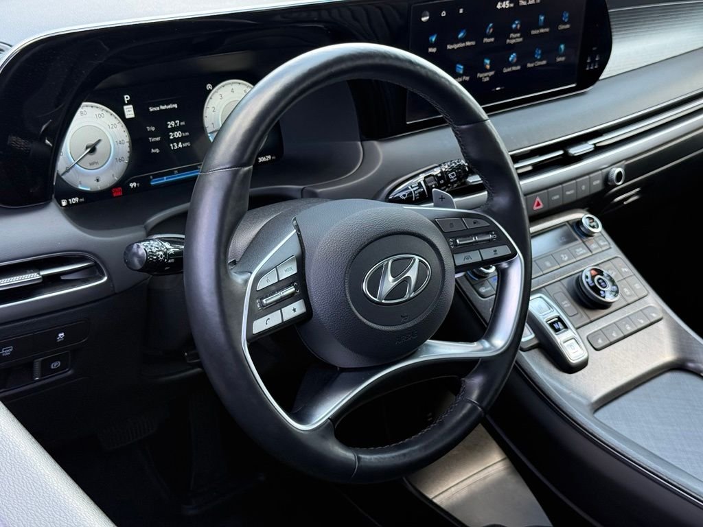 Used 2023 Black Hyundai Limited image 17