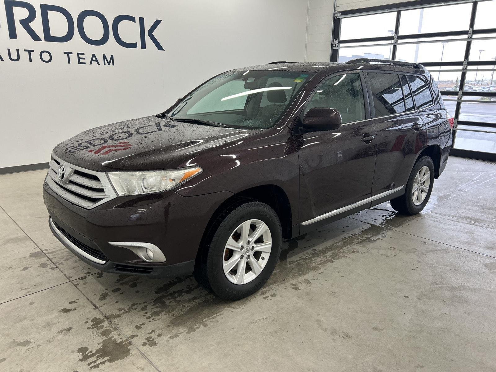Used 2011 Sizzling Crimson Mica Toyota Base image 6