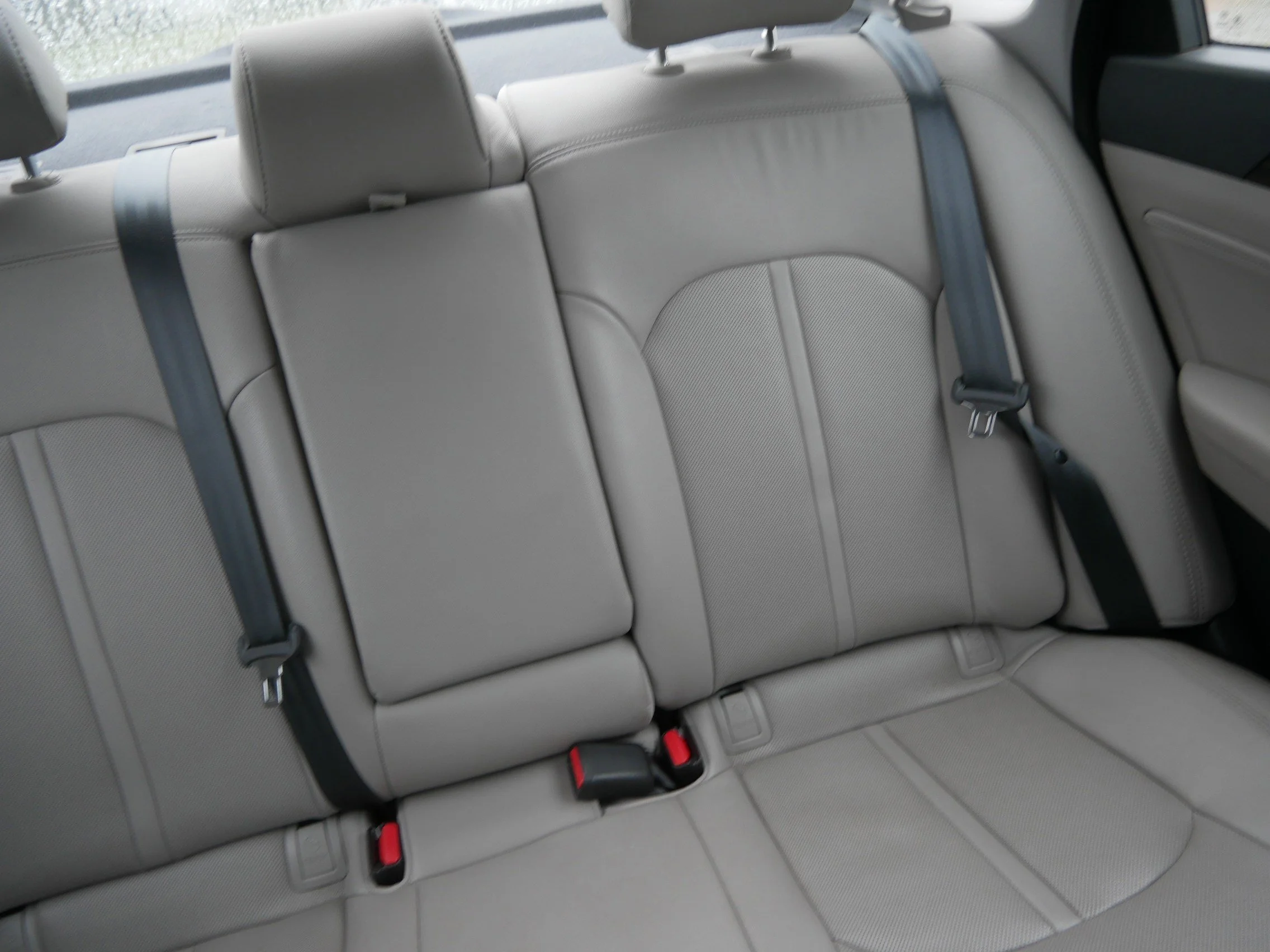 Used 2017 Quartz White Pearl Hyundai Limited image 14