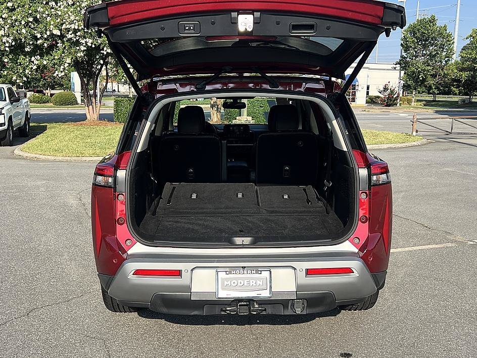 Used 2022 Scarlet Ember Tintcoat Nissan SL image 15