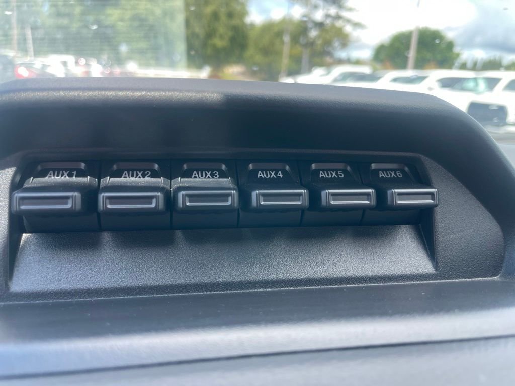 Used 2023 Carbonized Gray Metallic Ford Lariat image 18