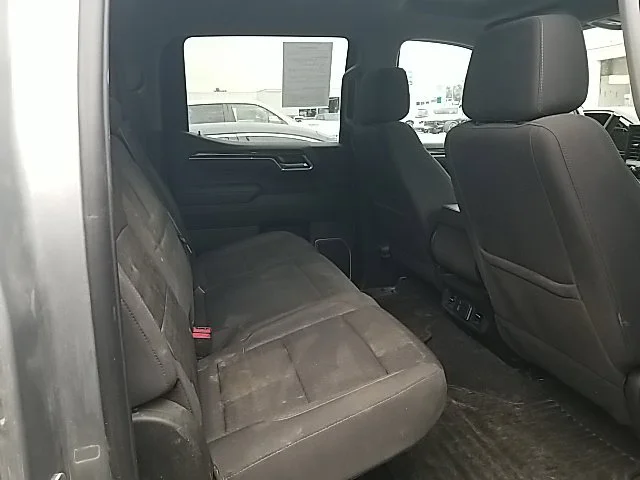 Used 2024 Silver GMC SLE image 36